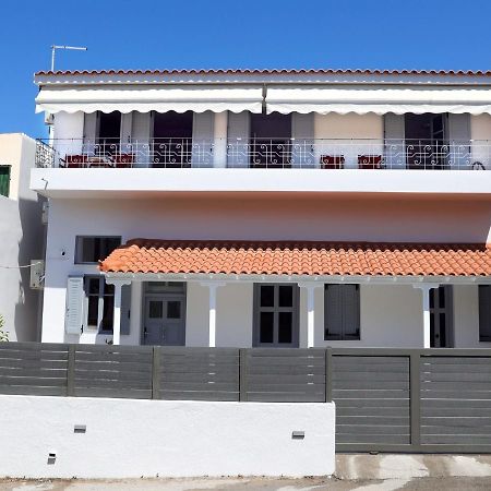 Axs First Floor Apartment Aegina Town Eksteriør billede