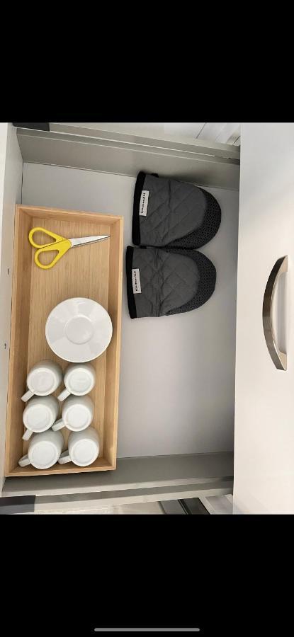 Axs First Floor Apartment Aegina Town Eksteriør billede